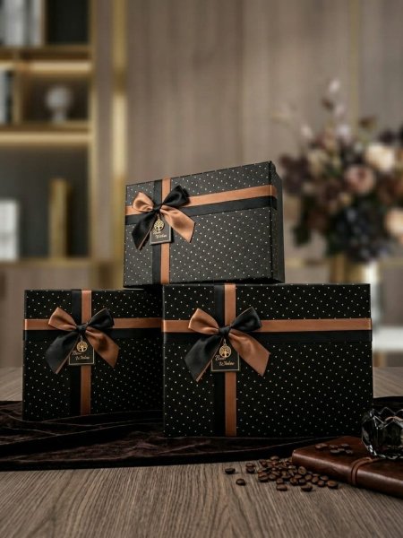أسود